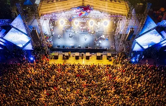 Türkiye'ye açılan Kayserili iş insanından festivale büyük destek