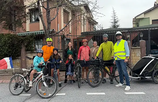 Üç çocuklu Fransız aile, bisikletle Avrupa'yı aşıp Kayseri'ye geldi!