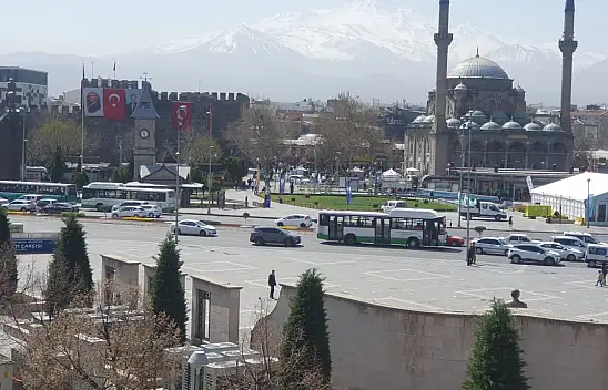 Üniversiteliye ulaşım ücretsiz oldu – Kayseri'de de uygulanacak mı?
