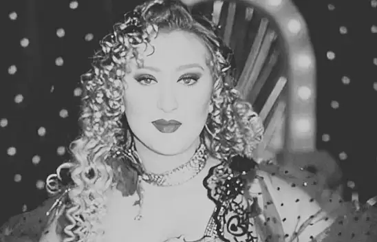 Ünlü şarkıcı Güllü hayatını kaybetti!