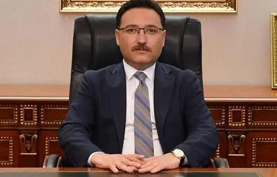 Vali Çiçek: 'Basın başlı başına bir kuvvet, bir mektep, bir rehberdir'