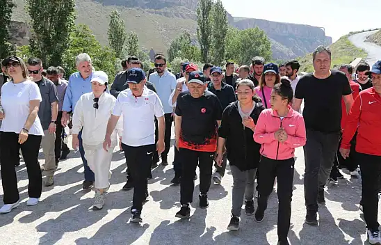 Çiçek ve Büyükkılıç'tan Aziz George Kilisesi'nde İnceleme