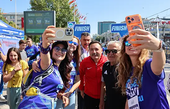 Vali Gökmen Çiçek'in elinden aldılar! Kayseri'de ödül heyecanı