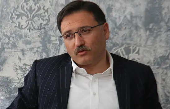 Vali Gökmen Çiçek'in gençlik fotoğrafı sosyal medyada ilgi topladı