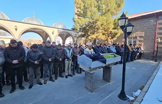 Yangında hayatını kaybeden Mustafa Dirmen son yolculuğuna uğurlandı!