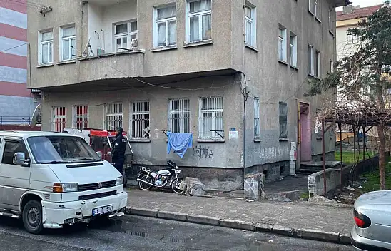 Evinde hayatını kaybetti