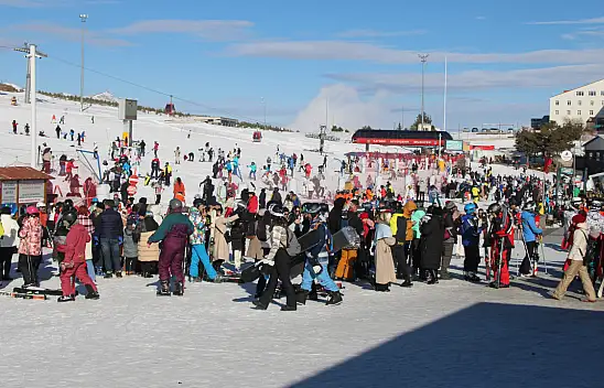 Yerli ve yabancı turistler Erciyes'e akın etti!