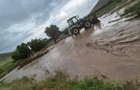 Yeşilhisar'da sel: Tarım arazileri sular altında kaldı