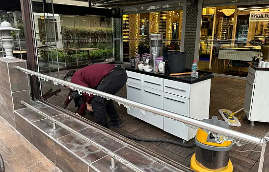 Yine hedef oldu - Kayseri'nin ünlü pastanesi kurşunlandı!