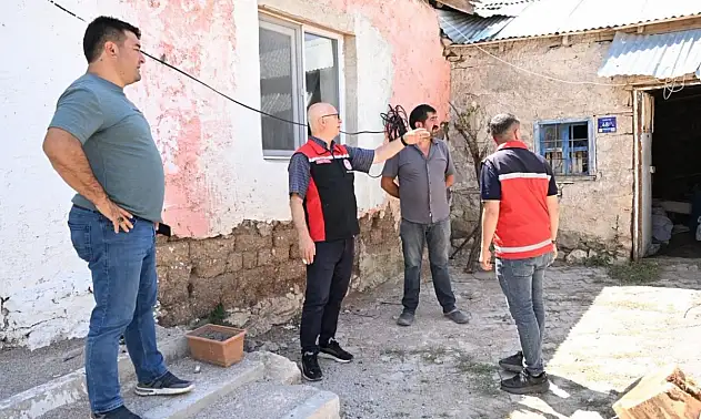 Kayseri'deki depremde bazı evler hasar gördü