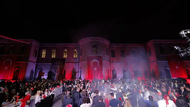 Büyükkılıç çifti 30 Ağustos coşkusuna eşlik etti!