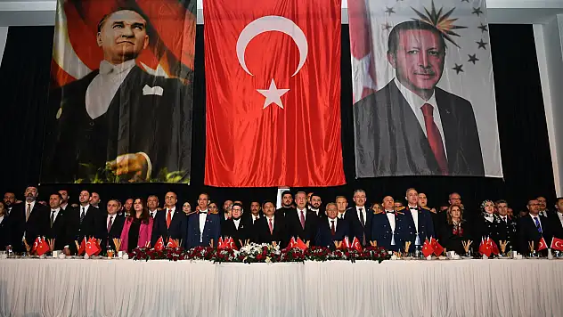 Kayseri'de Cumhuriyet coşkusu: Başkan Büyükkılıç resepsiyonda!