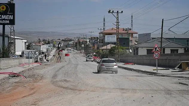 Kayseri'de kullanım ömrünü tamamlayan Buğdaylı-Kızık yolu sıfırdan yapılıyor
