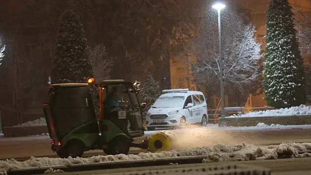 Kocasinan'da ekipler 24 saat iş başında