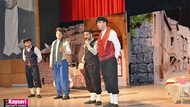 'Gesi Bağları' adlı tiyatro oyununa büyük ilgi