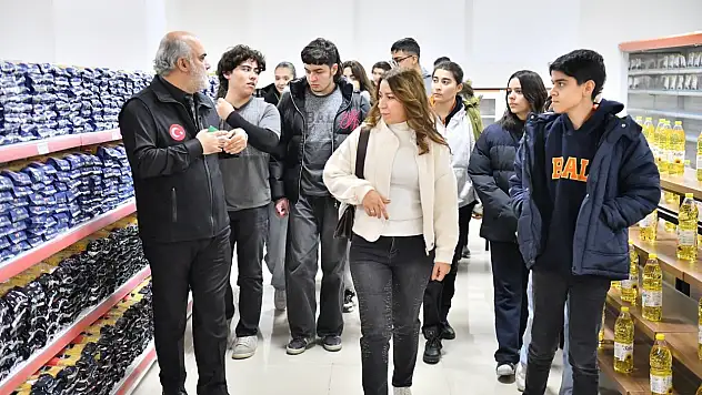 Gençlere yardımlaşma ve tarih bilinci aşılanıyor