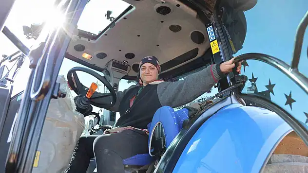 'Kadın başına olmaz' diyenlere inat direksiyon başına geçti