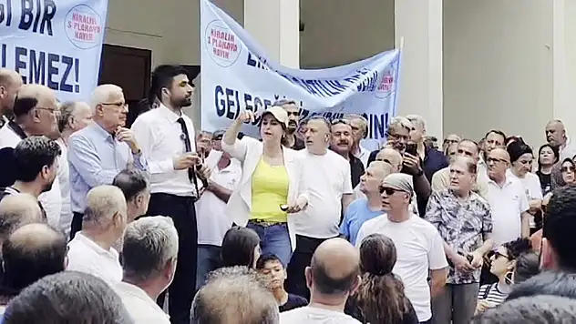 Adana'da 'S plaka' gerilimine Biber gazlı müdahale