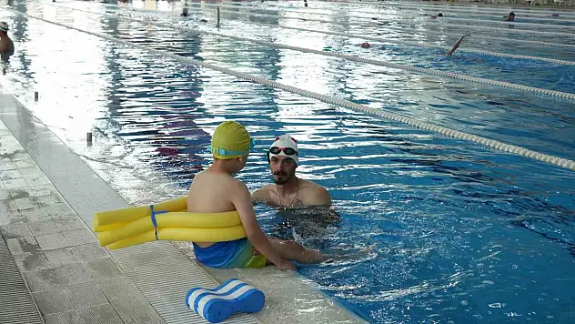 Niğde'de binlerce çocuk bu proje ile yüzme öğrendi