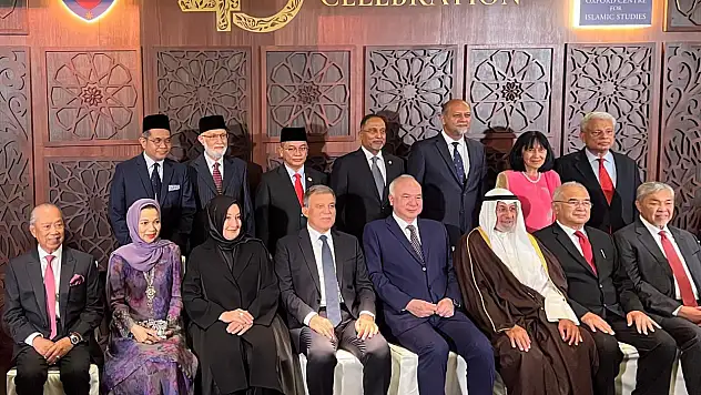 11. Cumhurbaşkanı Gül, Malezya'ya gitti!