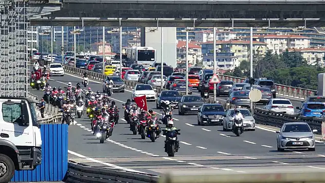 Yüzlerce bisikletçi ve motosikletçi 15 Temmuz anısına sokaklara indi!