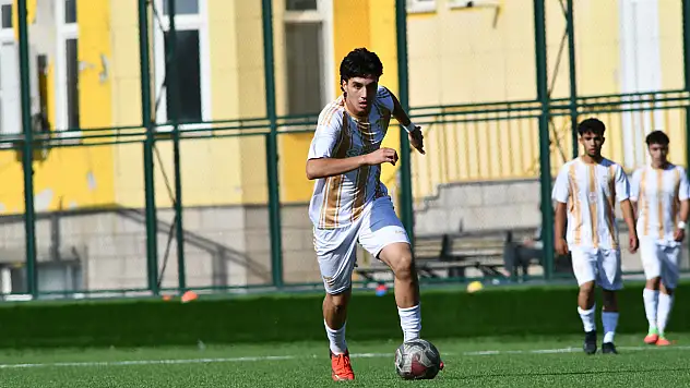 16 yaşındaki genç topçudan 4 maçta 6 gol…