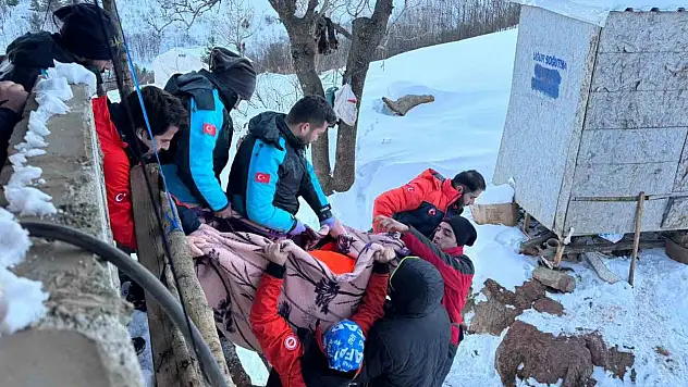 Mahsur kalan hasta 18 saatlik zorlu operasyonla kurtarıldı