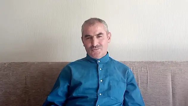 Buzdolabından yaptığı kayıkla Koyunbaba Barajı'nda gezintiye çıkıyor