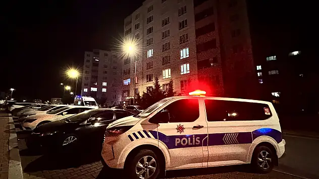 2 çocuk babası evinde ölü bulundu
