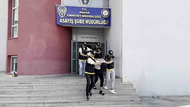 3 milyonluk altını çalıp kutlama yaptılar