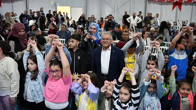 ''2'nci Çocuk Kitap Fuarı Ve Şenliği'ne 500 bin ziyaretçi katıldı''