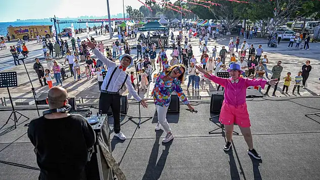 Mersin'de 23 Nisan Coşkusu Başladı