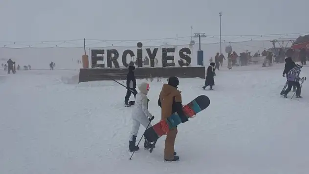 2026'ya zirvede girdiler: Erciyes'te pistler doldu taştı