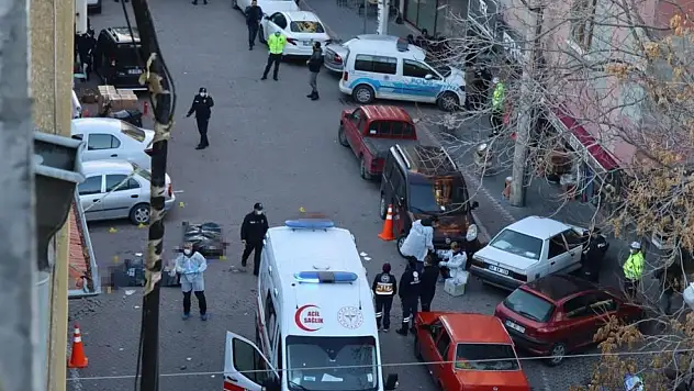 3 kişiyi öldüren cinayet zanlısı hakim karşısına çıktı: Savunma yapmak istemedi