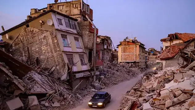 3 yıl sürecek dedi şehri açıkladı! Deprem uzmanı korkuttu