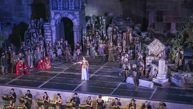33. Uluslararası Aspendos Opera ve Bale Festivali 'Attila' ile başladı