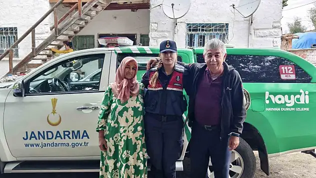 38 yıllık evli çift örnek oluyor