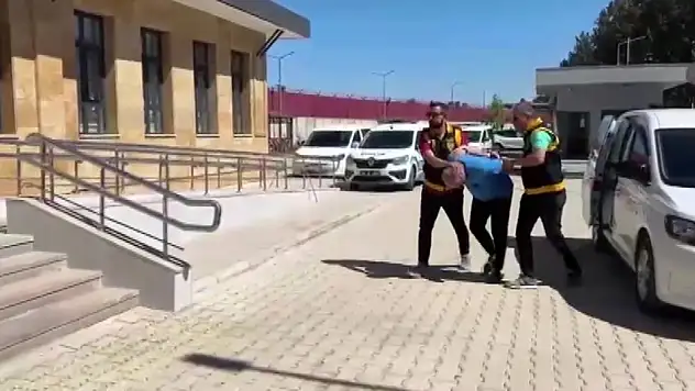 Adana'da 46 yıl hapisle aranan dolandırıcı yakalandı!