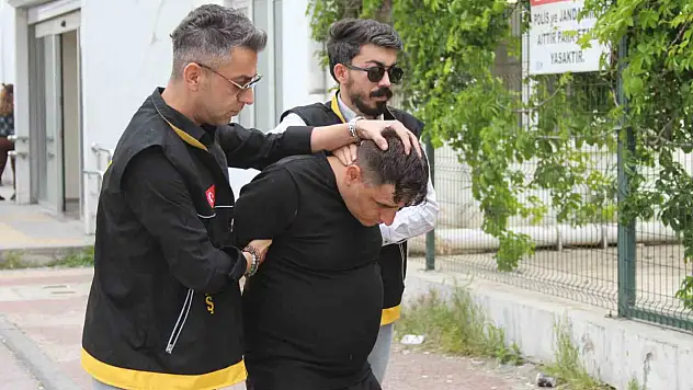 Adana'da 5 bin TL için kuzenini öldüren şahıs, Suriye'ye kaçamadan yakalandı!