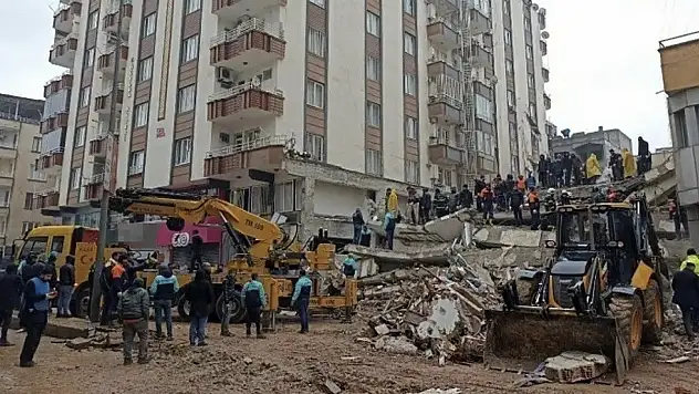 Kırmızı bültenle aranan firari sanık müteahhit tutuklandı