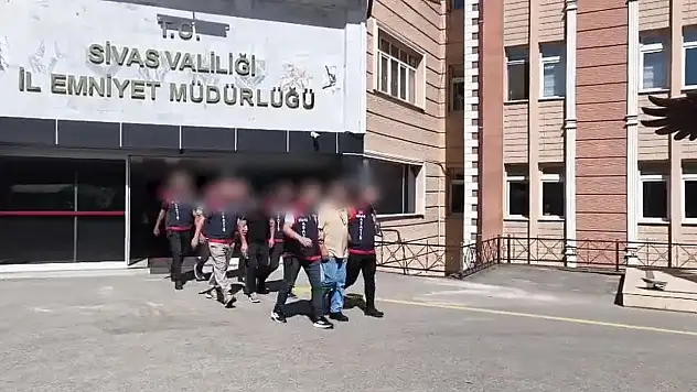 Sivas merkezli dolandırıcılık operasyonu - 2 kişi yakalandı!
