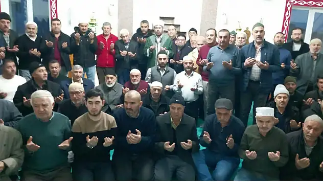 6 Şubat'ın yıl dönümünde Develi'de toplu dua