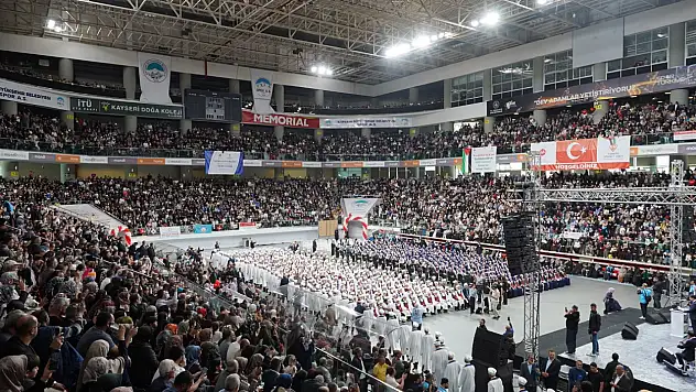Kayseri'de 738 öğrenci için Hafızlık İcazet Merasimi düzenlendi!
