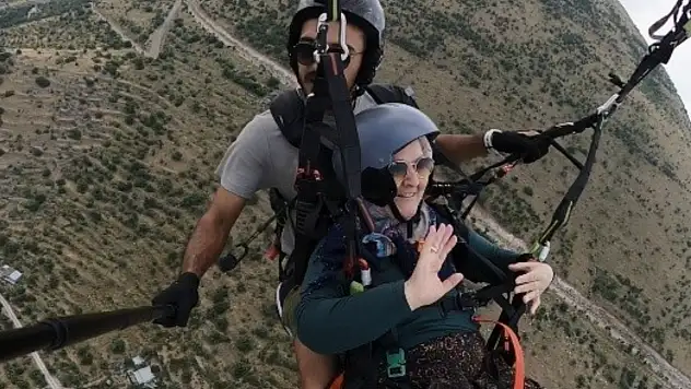77 yaşında Ali Dağı'ndan kendini gökyüzüne bıraktı! İlk sözü gülümsetti