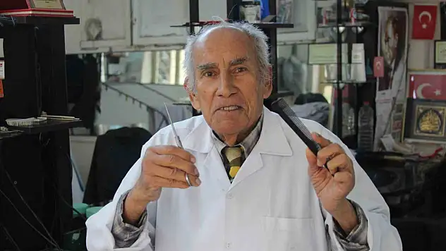 Adana'da 14 yaşında başladığı mesleğini 66 yıldır sürdürüyor