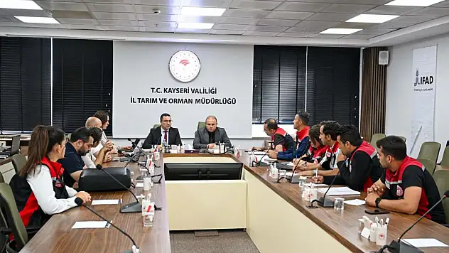 9 ilçe ve 303 mahalleyi kapsayan kapsamlı değerlendirme: Kayseri'de kalkınma zirvesi!