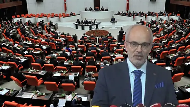 A Parti İl Başkanı Öztürk  siyaseti eleştirdi