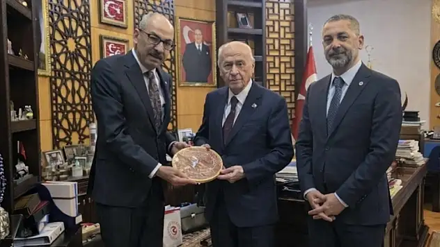 AB tescilli Kayseri Pastırması Devlet Bahçeli'ye takdim edildi