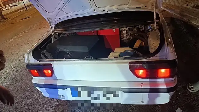 Polis düğmeye bastı! Modifiyeli araçlar tek tek yakalandı