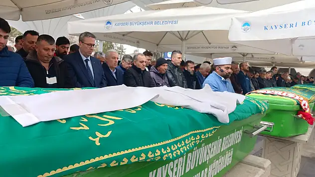 Acı veda: Tıp öğrencisi Yaren, beyaz önlükle son yolculuğuna uğurlandı